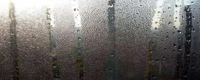 家里玻璃有水汽怎么办)