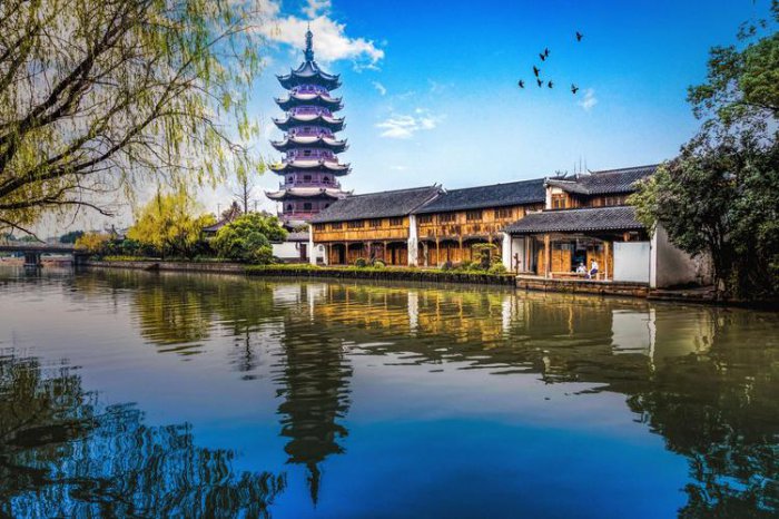 松江区附近有什么好玩的地方？