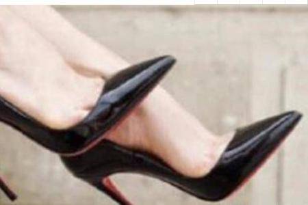 女生为什么爱穿尖头高跟鞋？