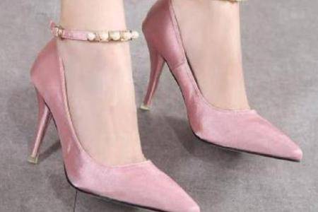 女生为什么爱穿尖头高跟鞋？