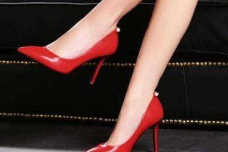 女生为什么爱穿尖头高跟鞋？