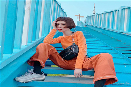 穿搭攻略有三个要点，自然简约造型轻松搞定