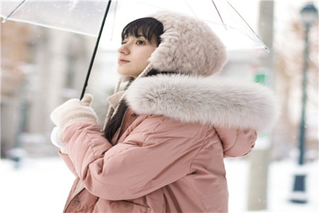 1572232846841591.jpg 红色短羽绒服