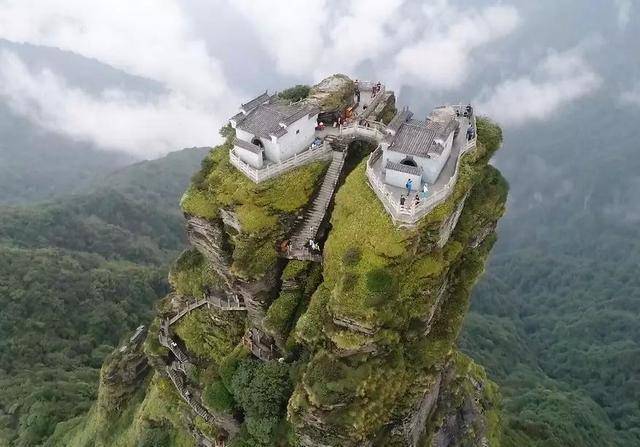 世界上最值得观看的寺庙：梵净山寺悬空近2500米