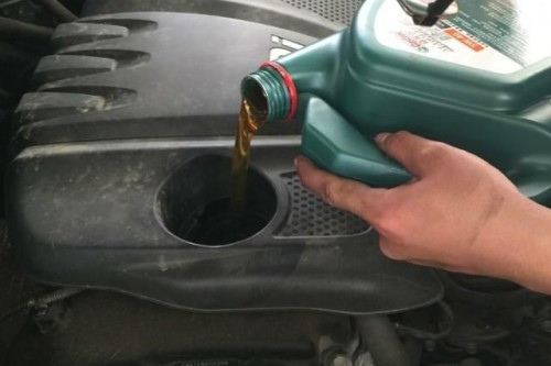 全合成机油可以跑一万公里后再换吗？