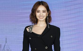 1535336022748320.png 蔡依林硬是把小个子穿出了气场女王,不愧是时尚达人!