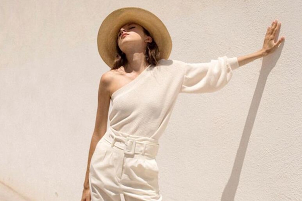 你穿得这么“不正经”，一定很会赶潮流吧