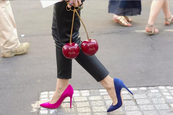 你穿得这么“不正经”，一定很会赶潮流吧