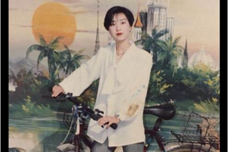 1537327777803411.jpg 解锁复古时髦│妈妈三十年前的美貌由它们承包