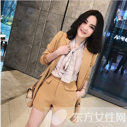 白领时尚穿衣法则 西装+短裤有范儿又舒坦